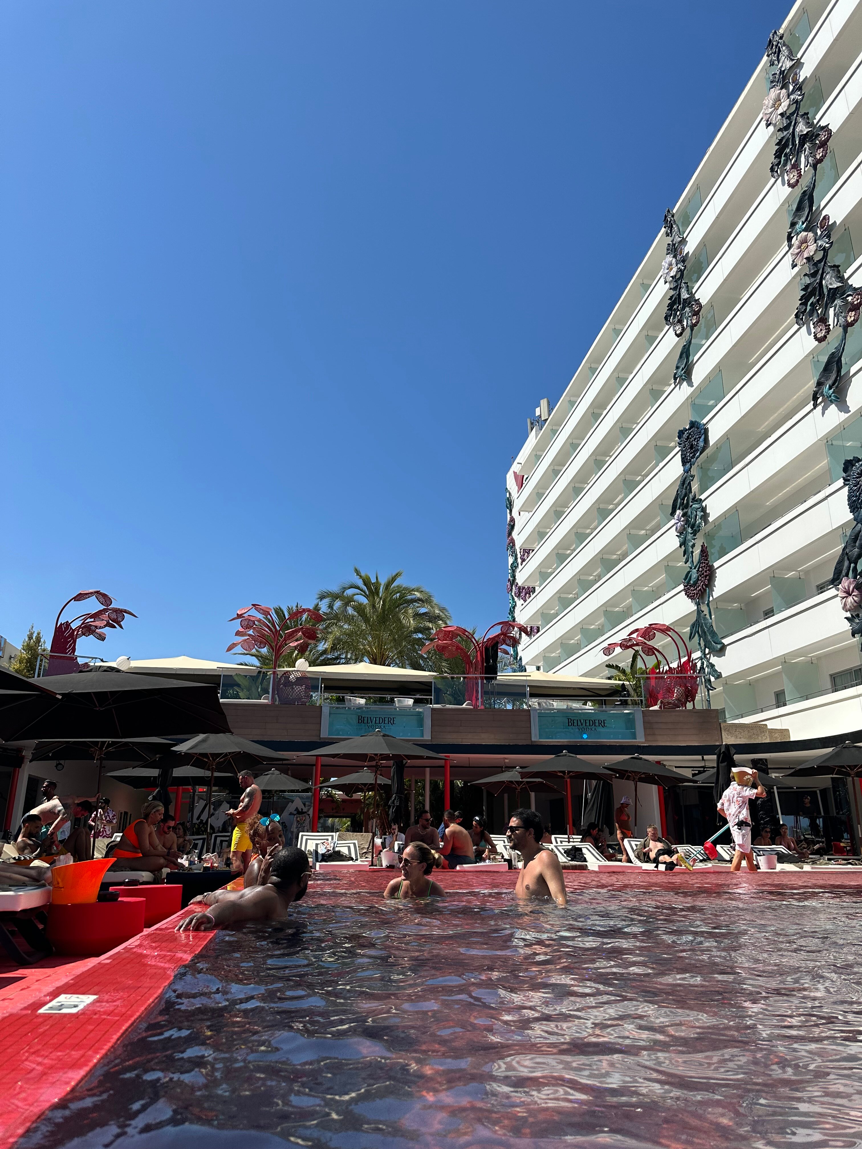 Фото Ushuaia Ibiza Beach Hotel - Adults Only