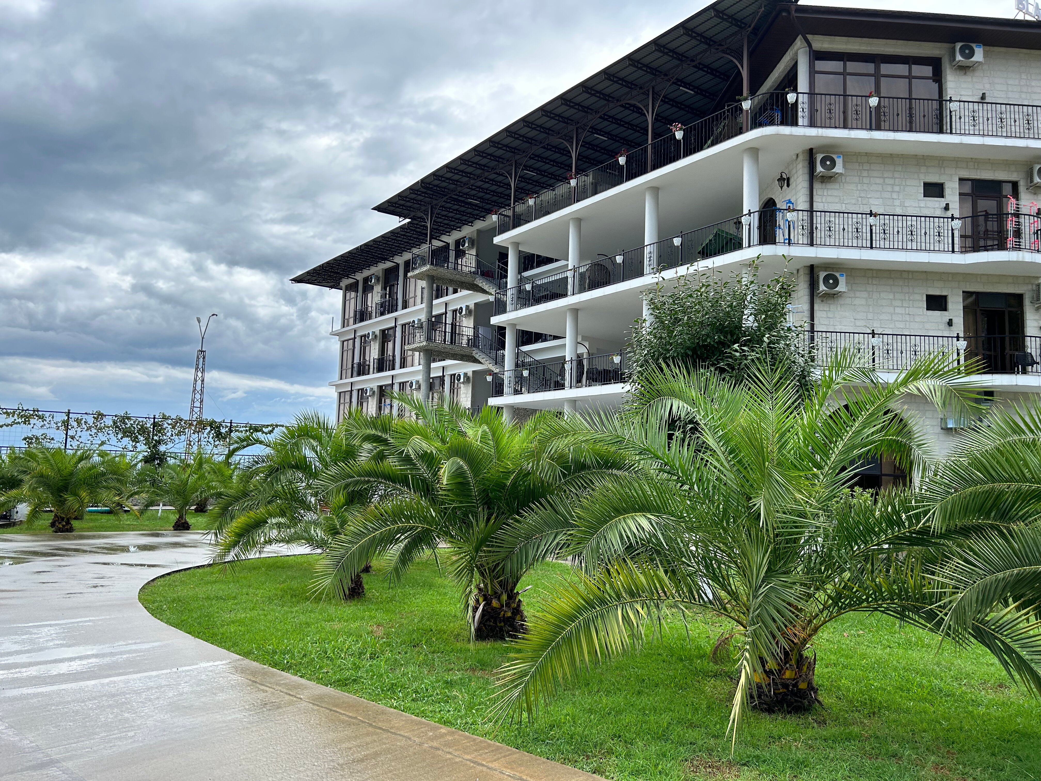 Фото отеля 1