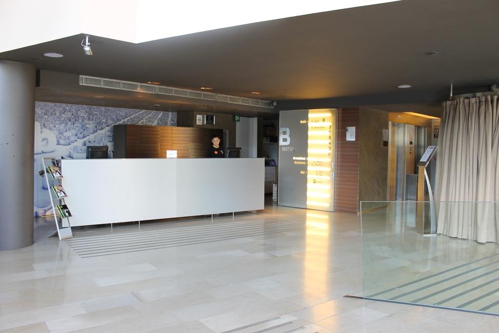 Фото B-Hotel