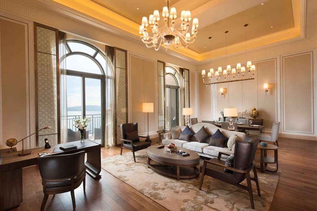 Фото Hilton Yuxi Fuxian Lake