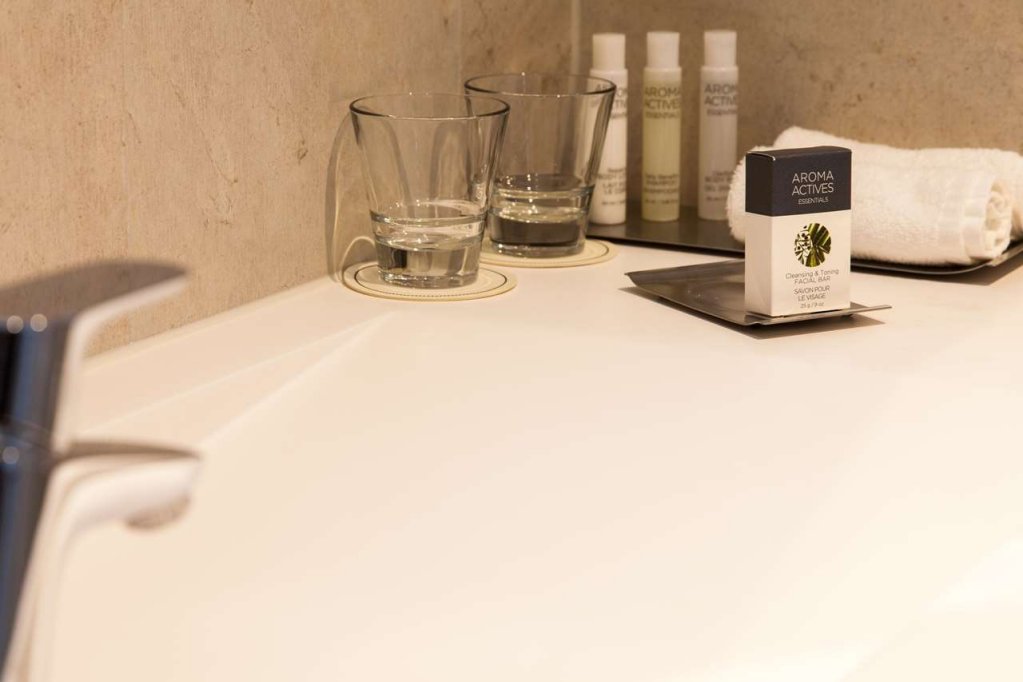 Фото DoubleTree by Hilton Hotel Amsterdam