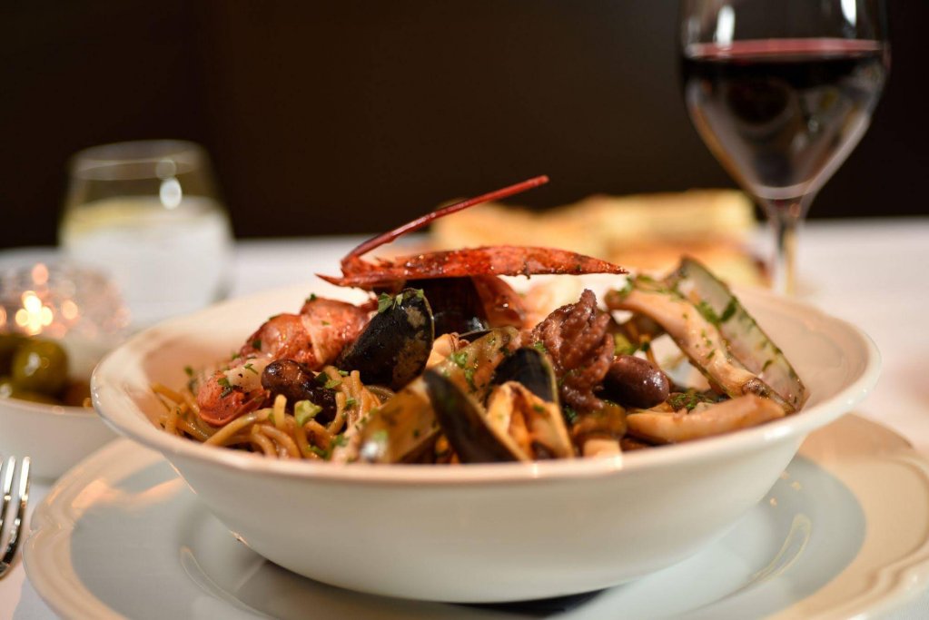 Фото The College Hotel