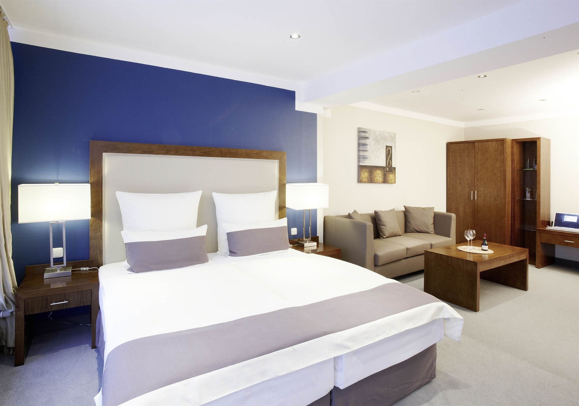 Фото Hotel Domicil Hamburg by Golden Tulip