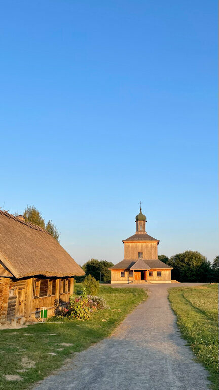Католический храм Свято-Преображенская церковь из деревни Барань, Минская область, фото