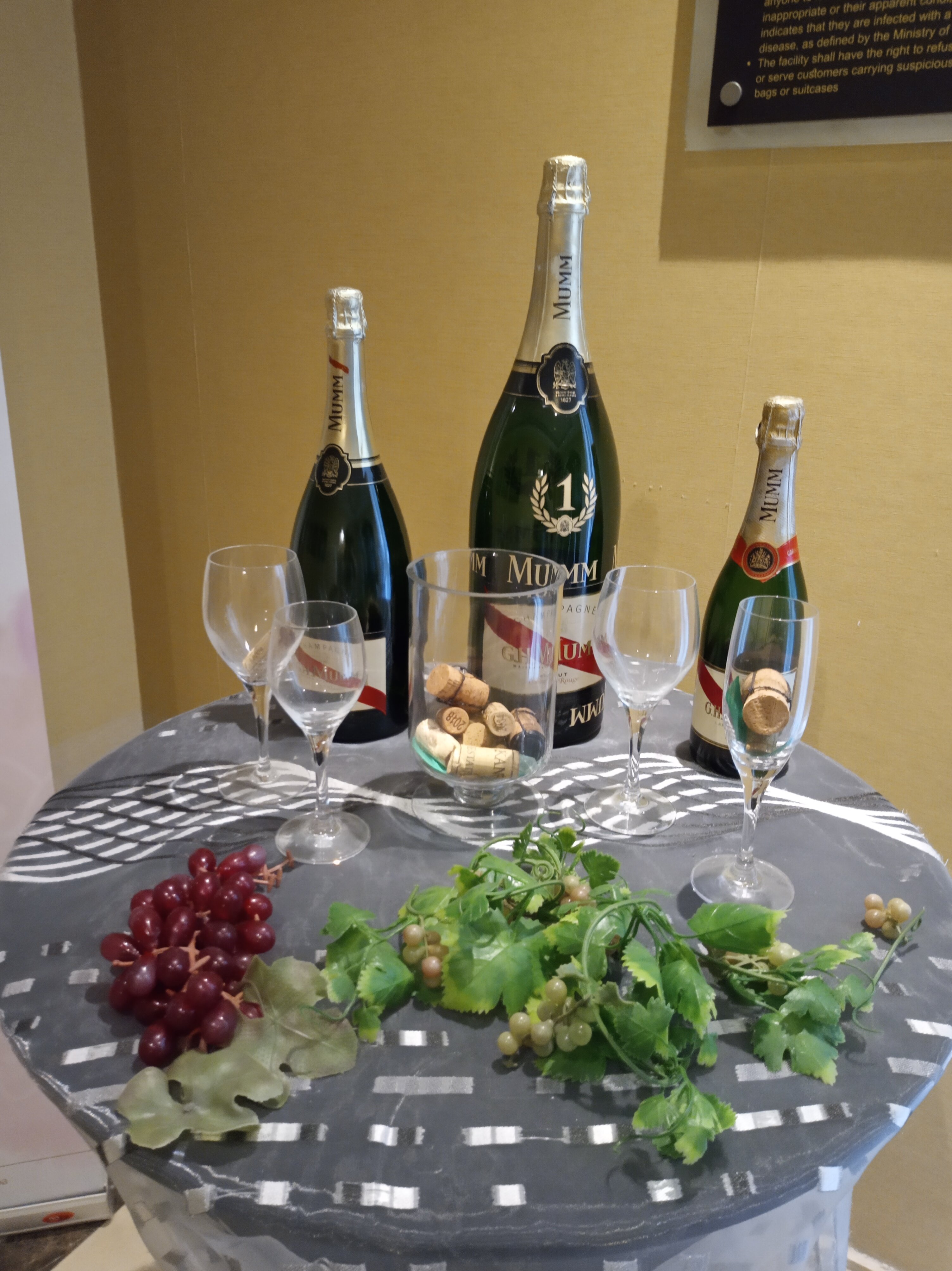 Фото Corniche Hotel Abu Dhabi