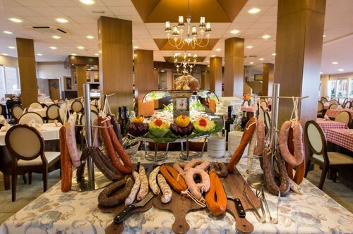 Гостиница Hotel Alba Seleqtta в Льорет-де-Маре