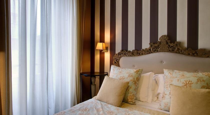 Фото The B Place Hotel