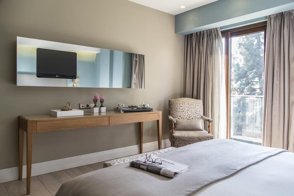 Фото The Y Hotel