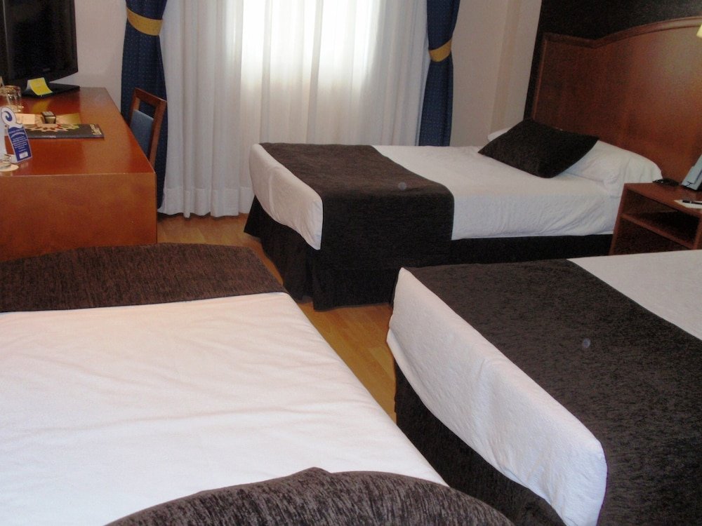 Фото Hotel Ponferrada Plaza