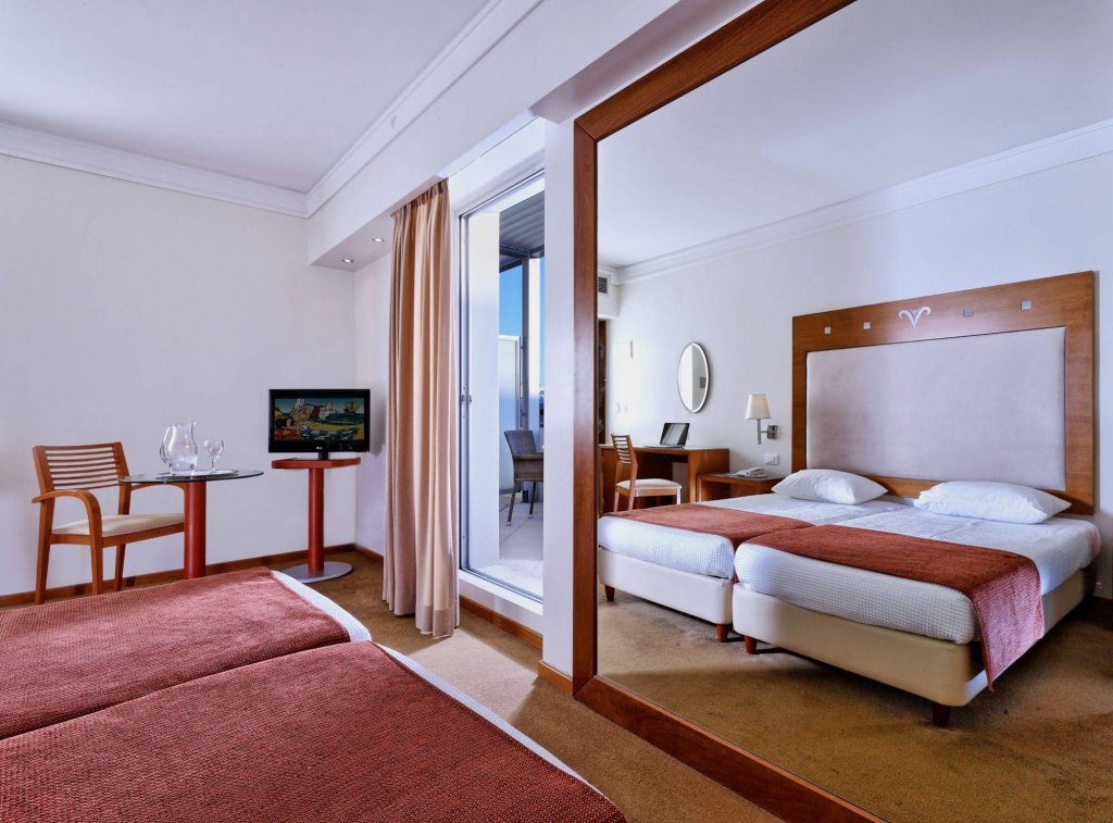 Фото Atrion Hotel