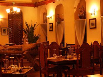 Фото Africa House Hotel