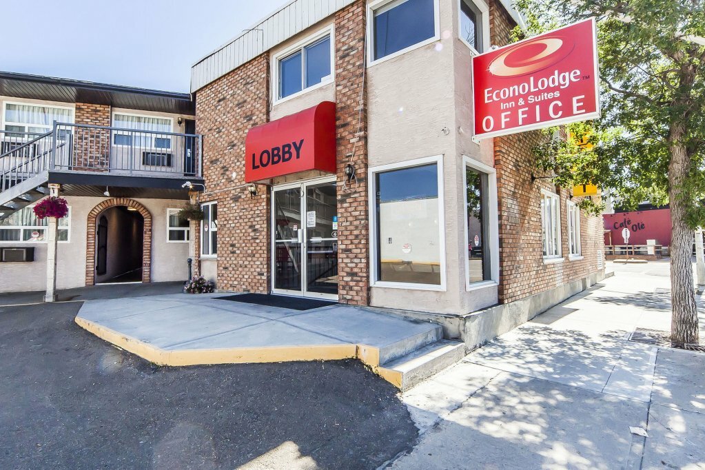 Фото Econo Lodge Inn & Suites