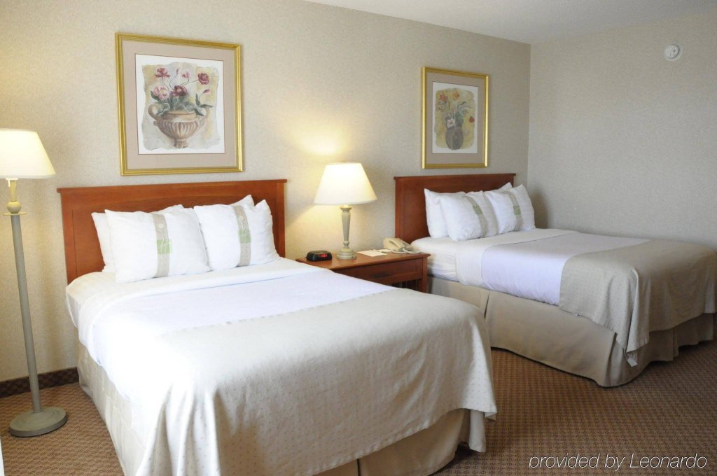 Фото Holiday Inn Mississauga Toronto West