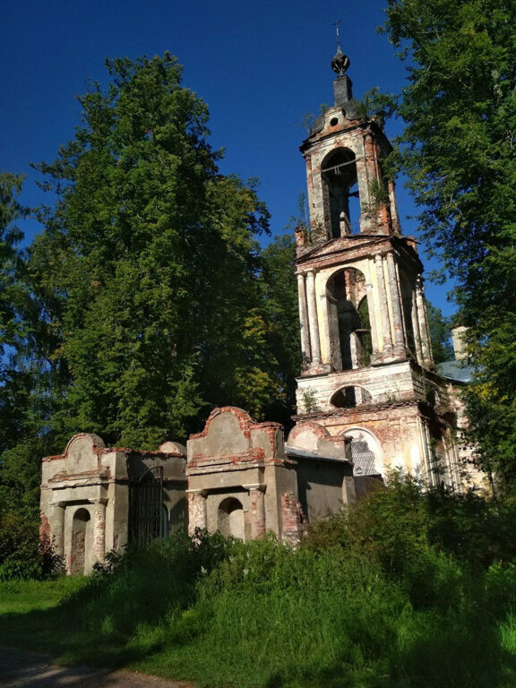 Iglesia ortodoxa Tserkov Ikony Bozhiyey Materi Tikhvinskaya V Rudinoy Slobodke, , foto