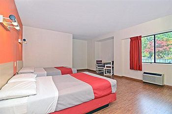 Фото Motel 6 Washington, Dc