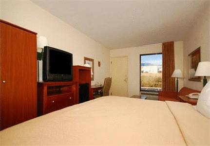 Фото Quality Inn Merchants Drive