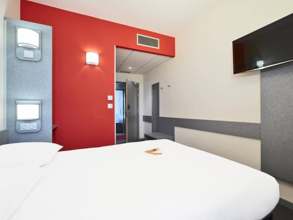 Фото Première Classe Lyon Est - Saint-Priest Eurexpo