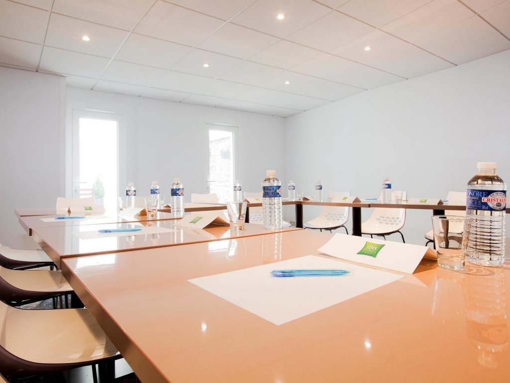 Фото Ibis Styles Rennes Centre Gare Nord