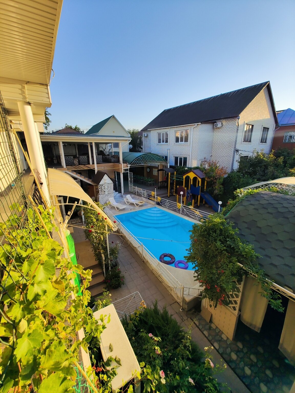 Фото отеля 1