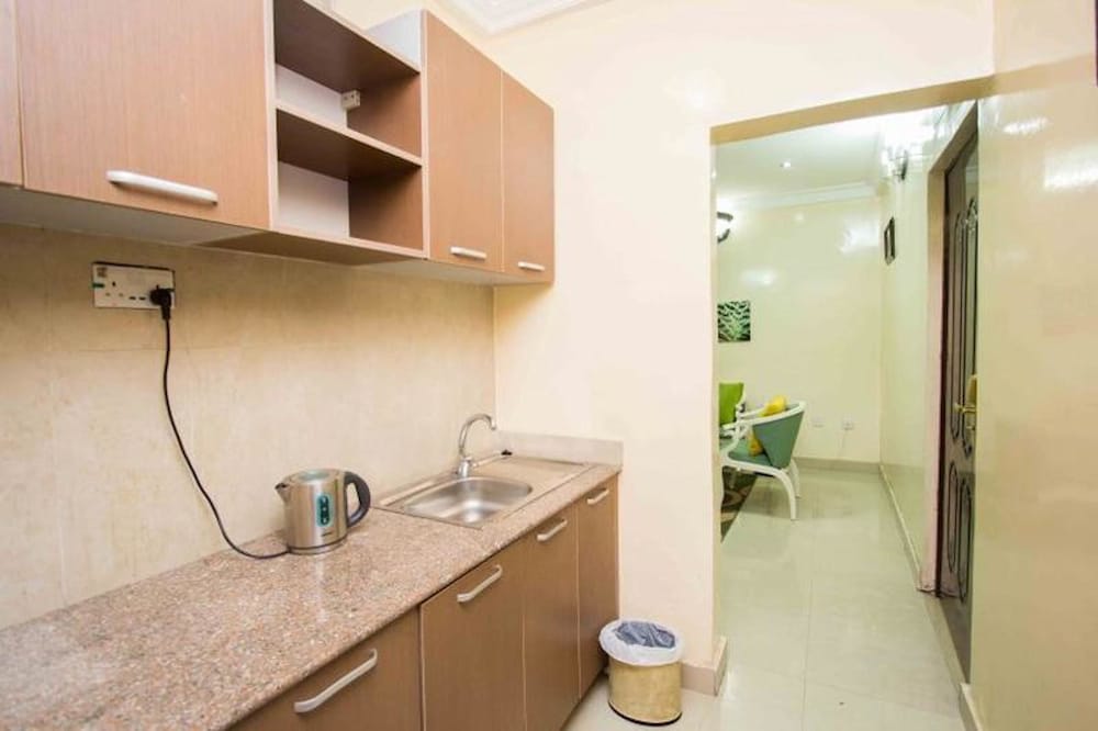 Фото Erith Apartments and Suites