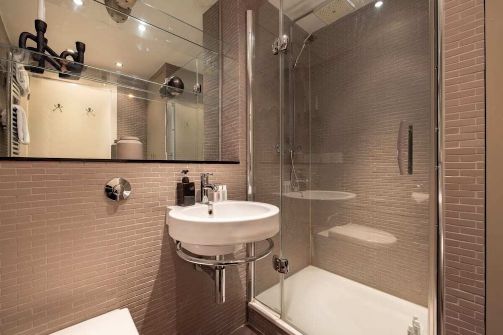 Фото The River Thames View - Stunning 2bdr Flat With Study Room + Balcony