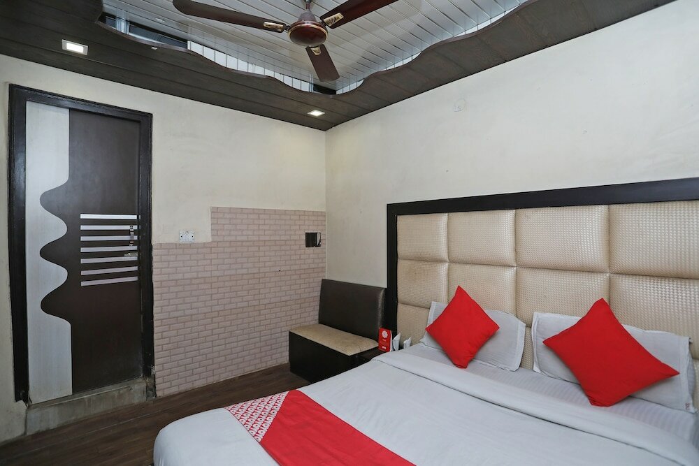 Фото Oyo 6801 Hotel Shri Sai International