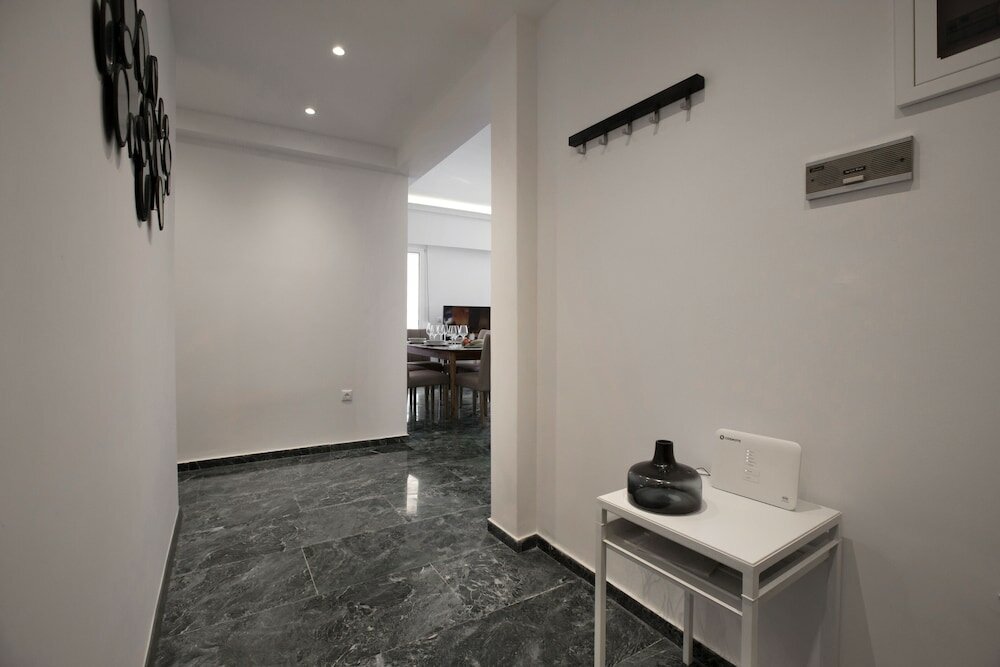 Фото Roomy & Comfortable Apt Near Acropolis by Ghh