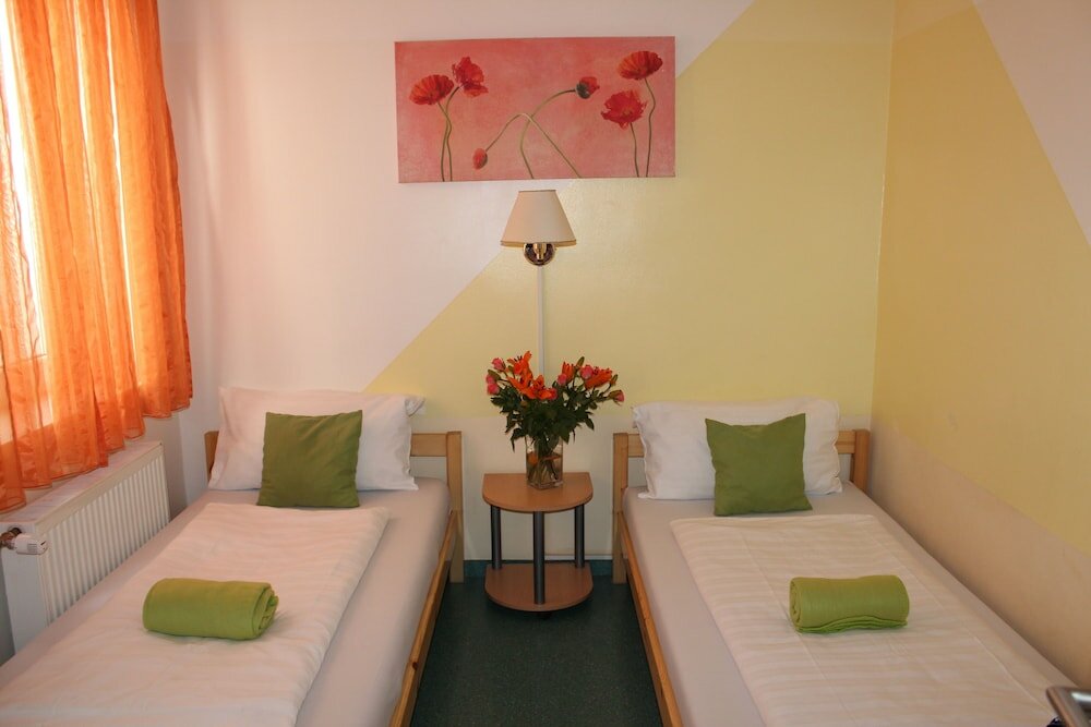 Фото Westend City Hostel GmbH