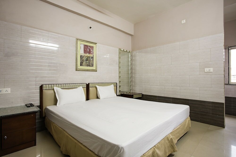 Фото Spot On 23725 Jay Shanti Palace Hotel