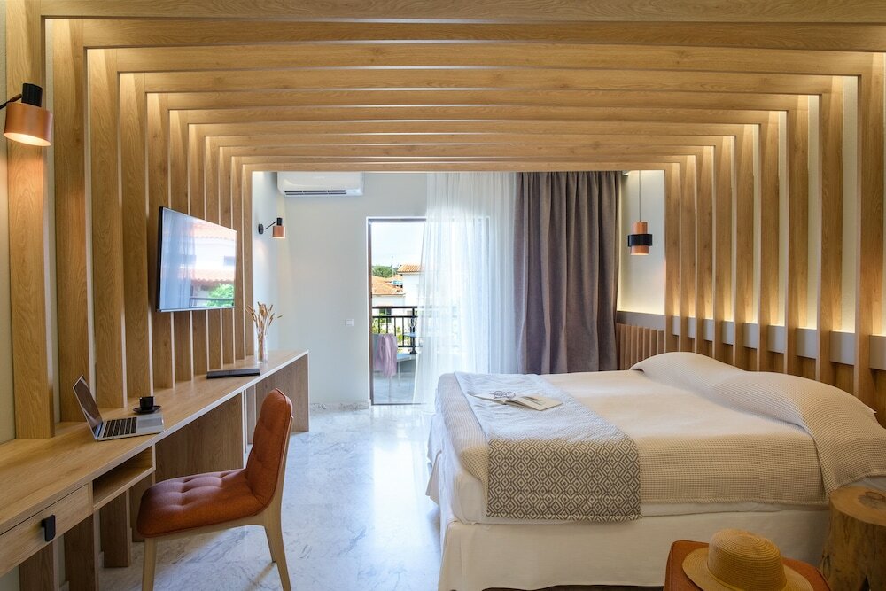 Фото Bourtzi Hotel