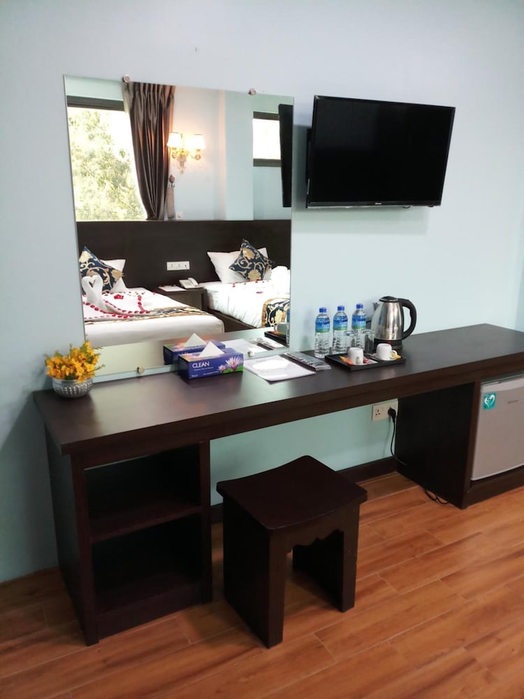 Фото Hotel San Taw Win