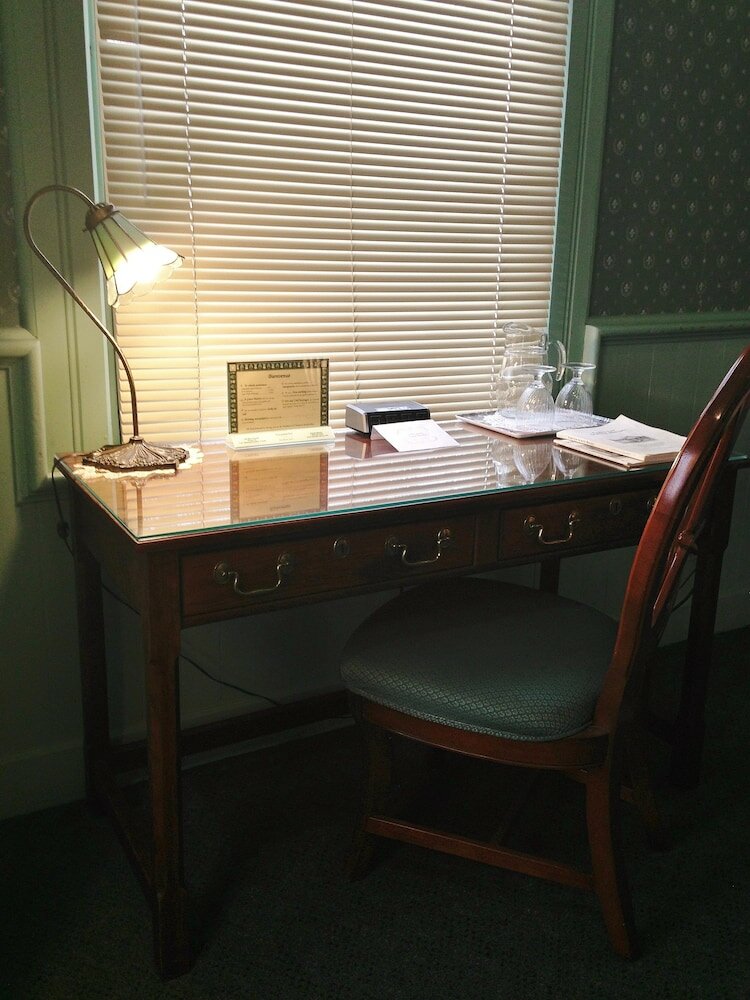 Фото Chambery Inn