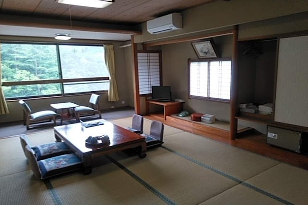 Фото Komagane Onsen Hotel