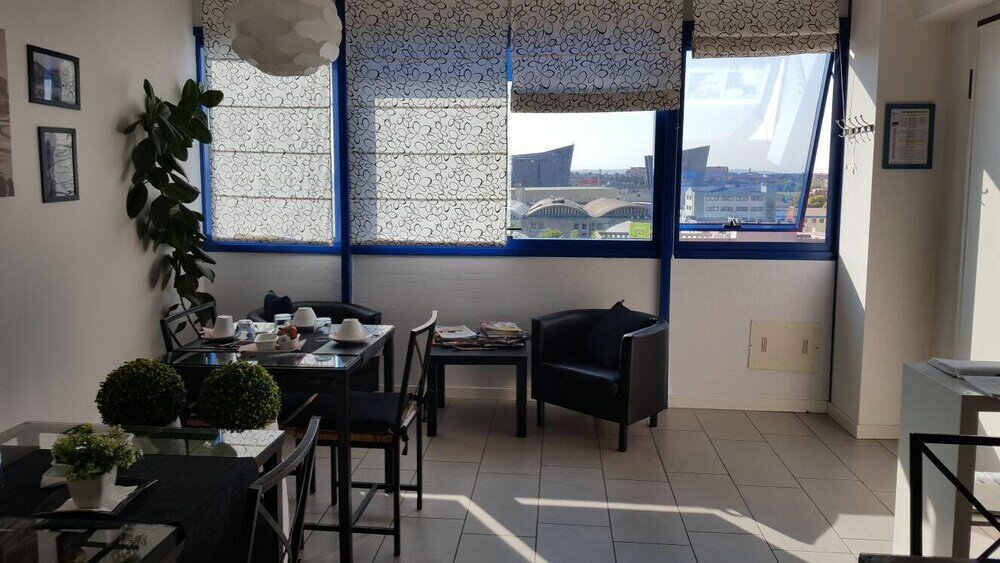 Фото Main Street Verona