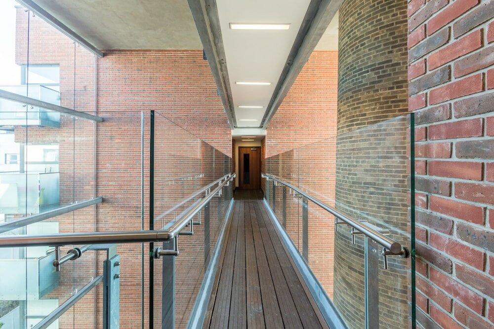 Фото Luxury 2-bed Flat, Parking and Close to the Tube