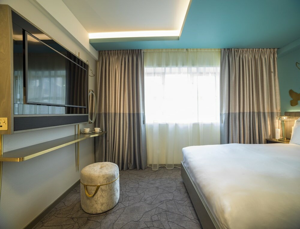 Фото Middle Eight