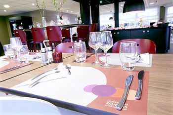 Фото Campanile Reims Centre Cathedrale