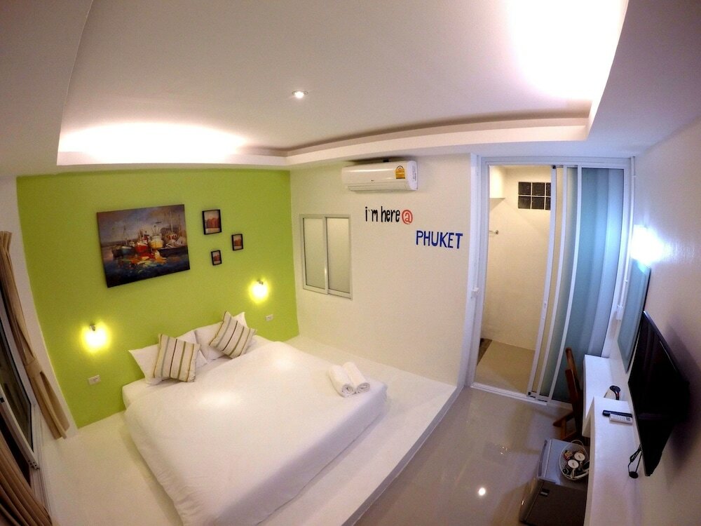 Фото At We Patong Guest House