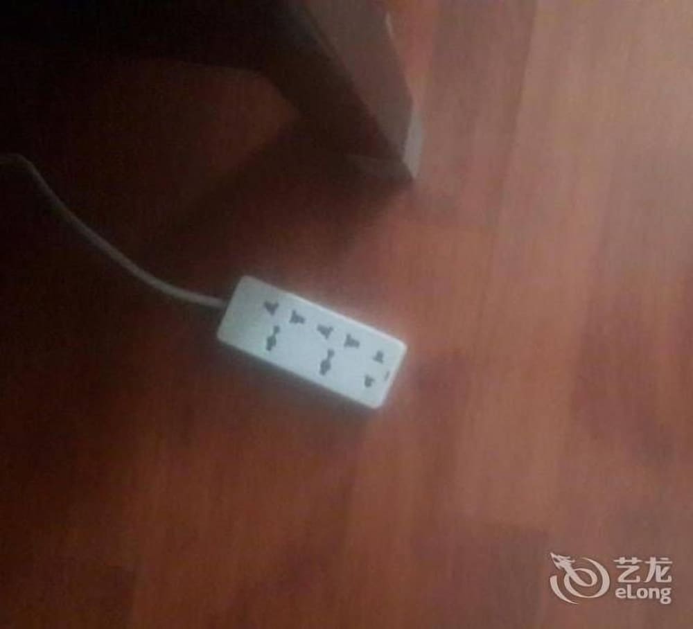 Фото Huaweida Hotel