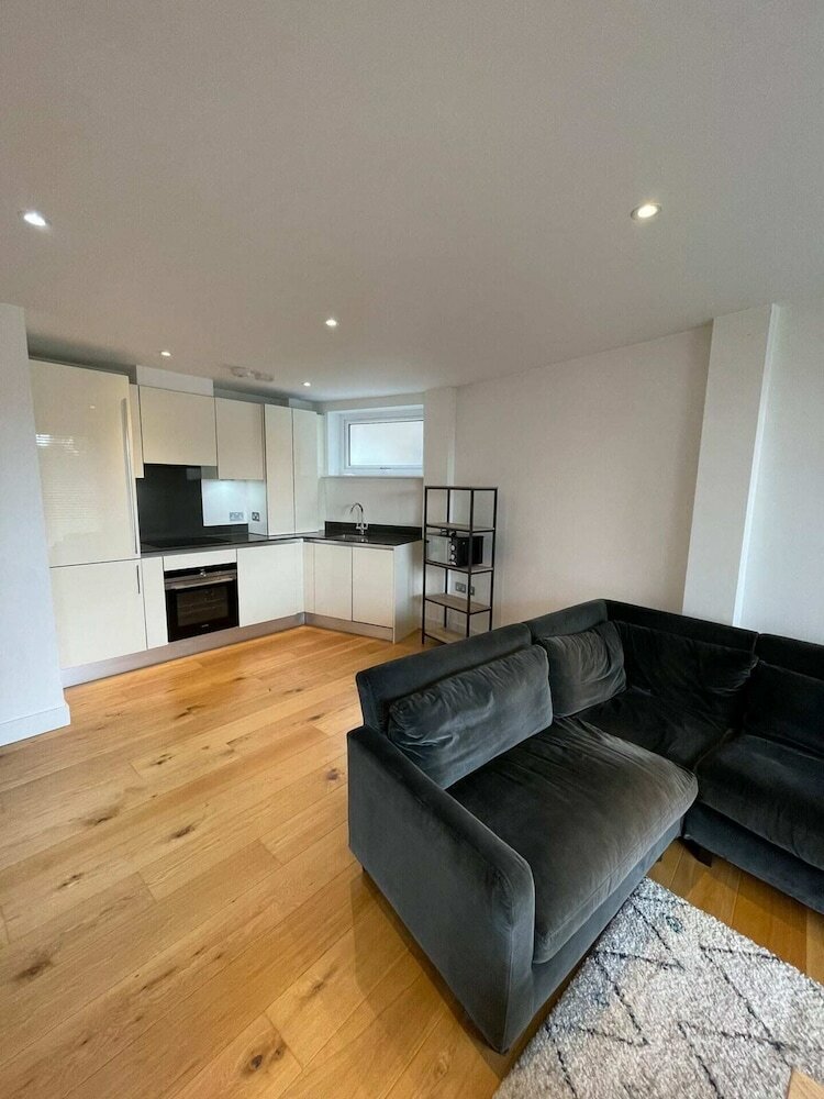 Фото Bright & Modern 2 Bedroom Flat W/balcony - Whitechapel!