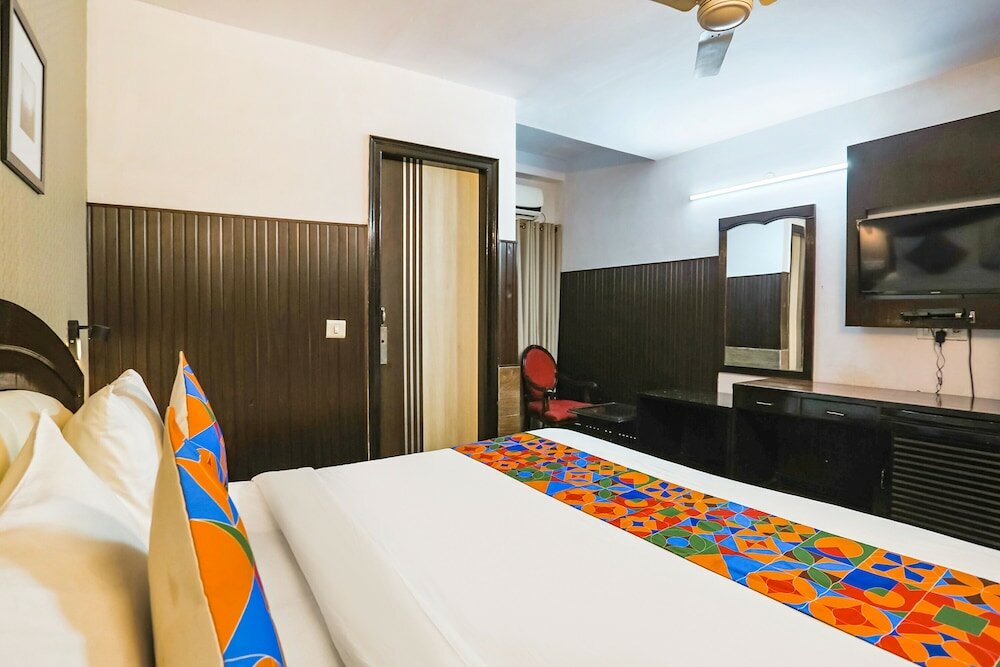 Фото Fabhotel Sentinel Suites