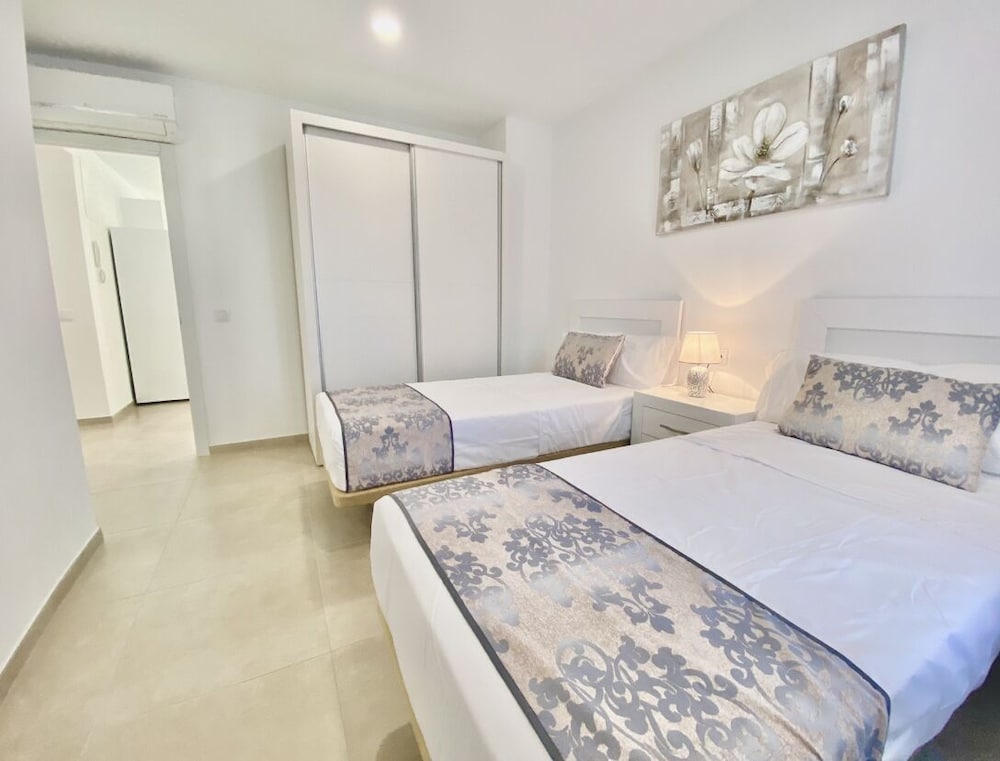 Фото Sonrisa Deluxe Apartments Levante