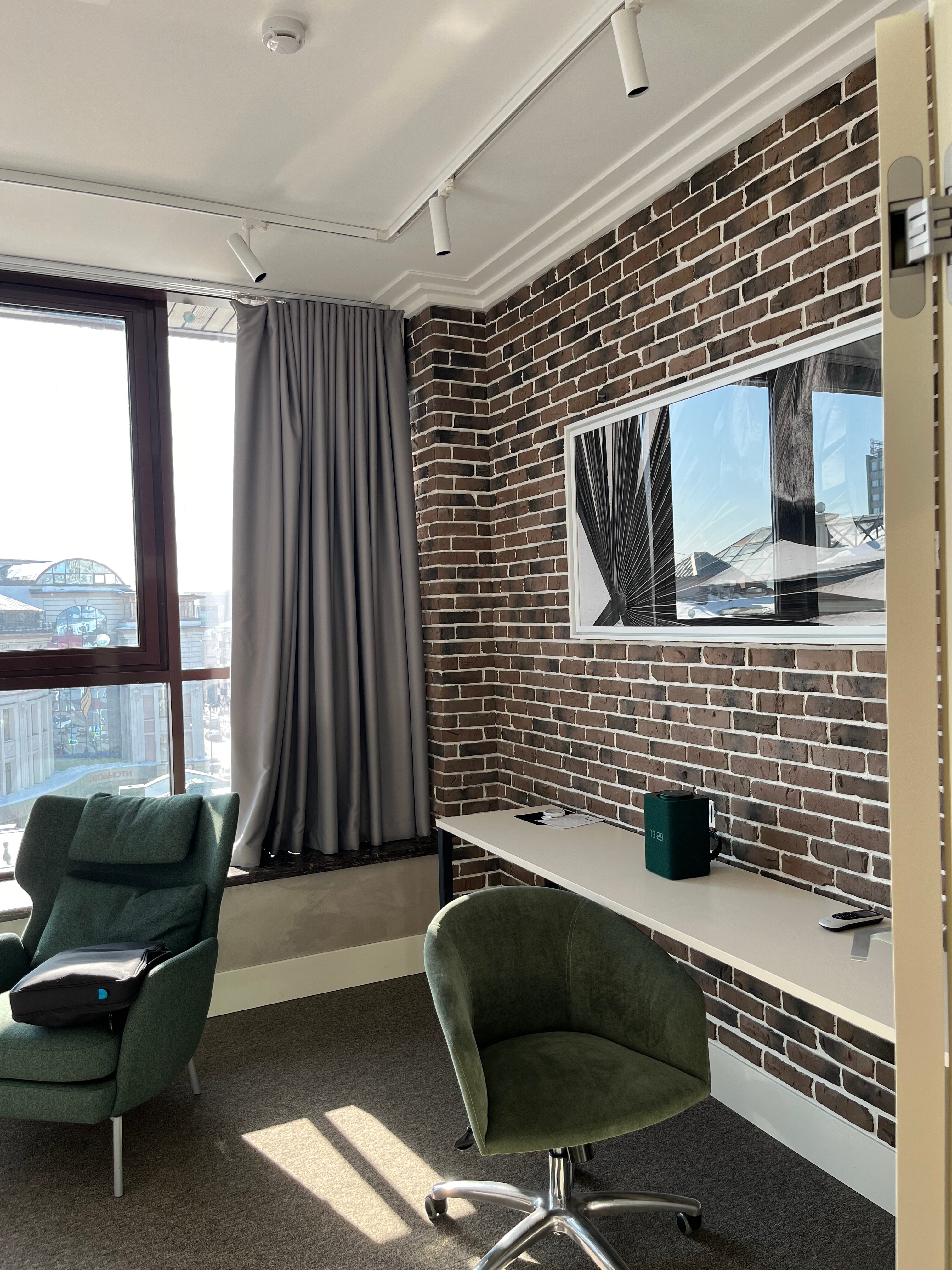 Фото Green Doors