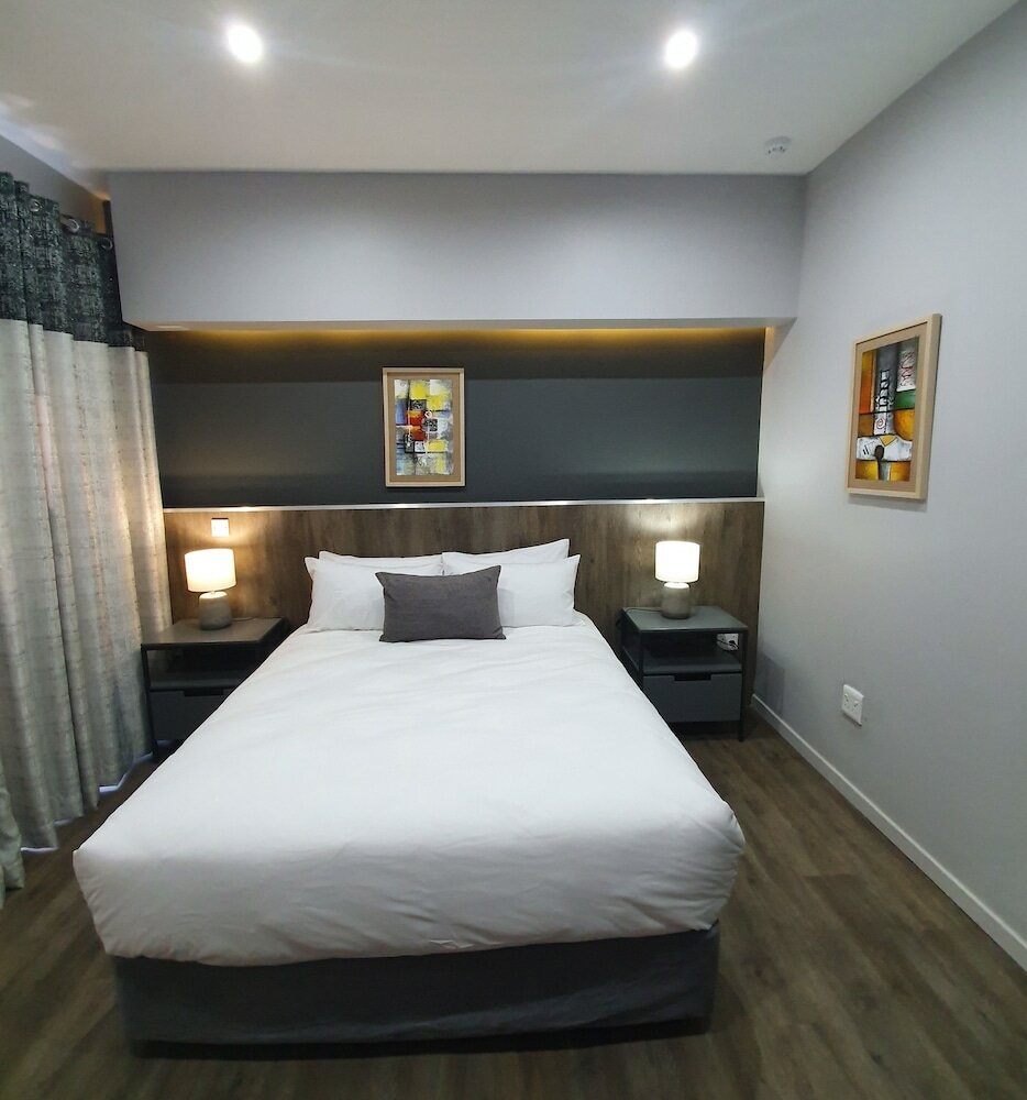 Фото La Orchard Hotel