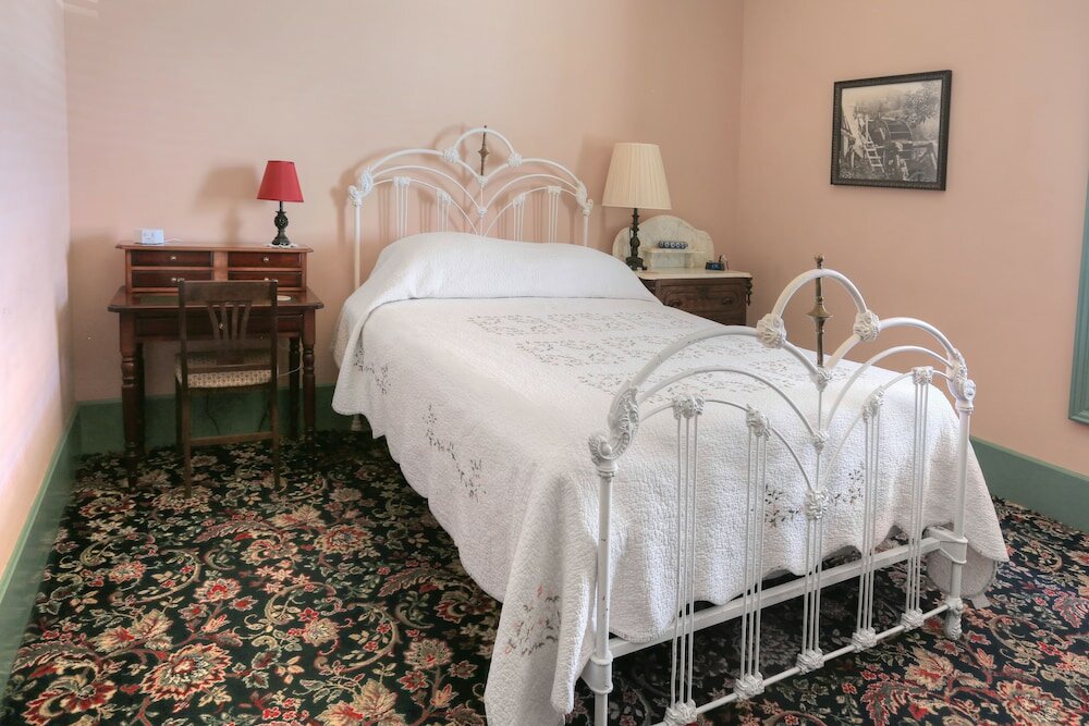 Фото The Weinhard Hotel