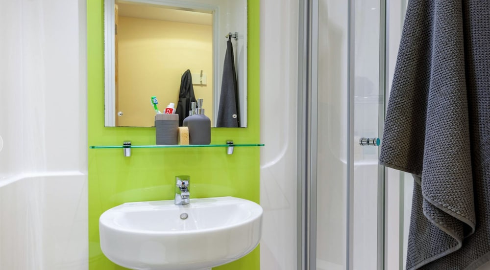 Фото Ensuite Rooms for Students Only-BANGOR