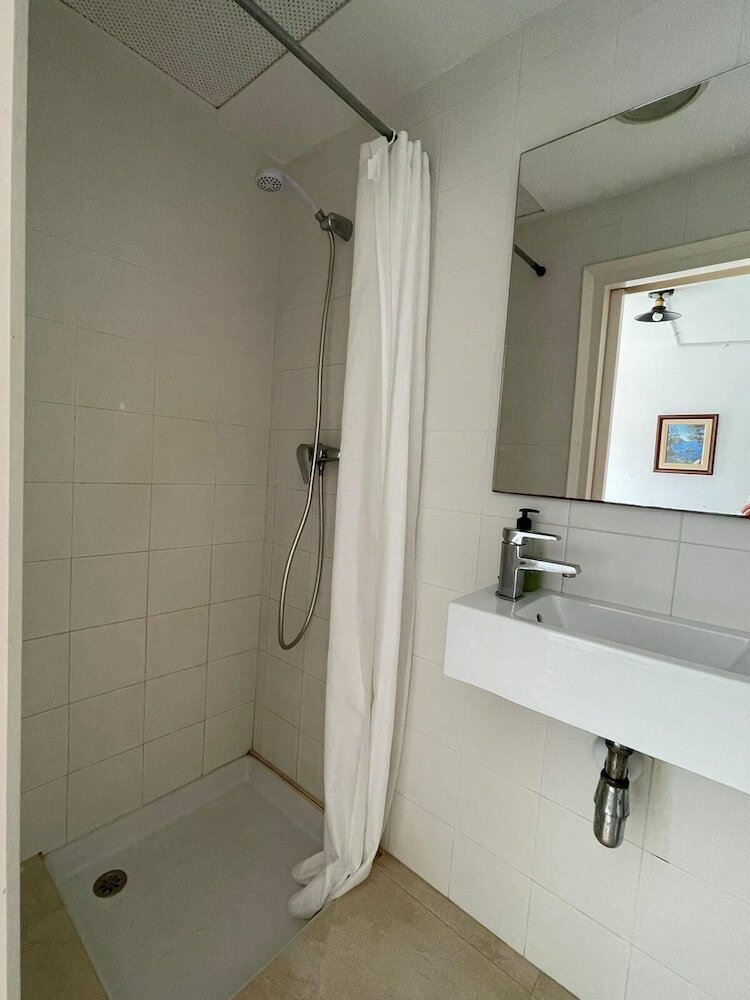 Фото Hostal Maria Rosa