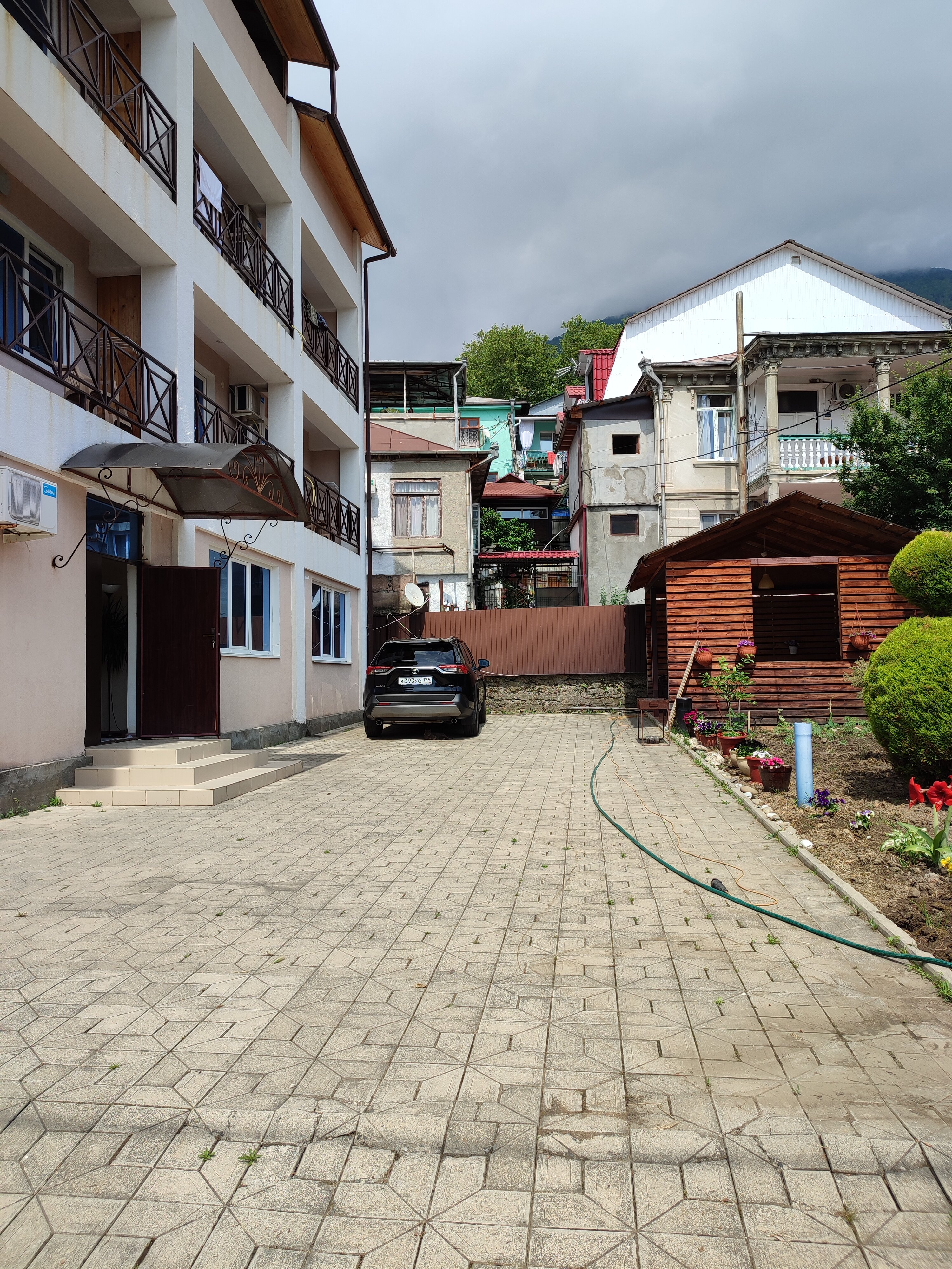 Фото отеля 1