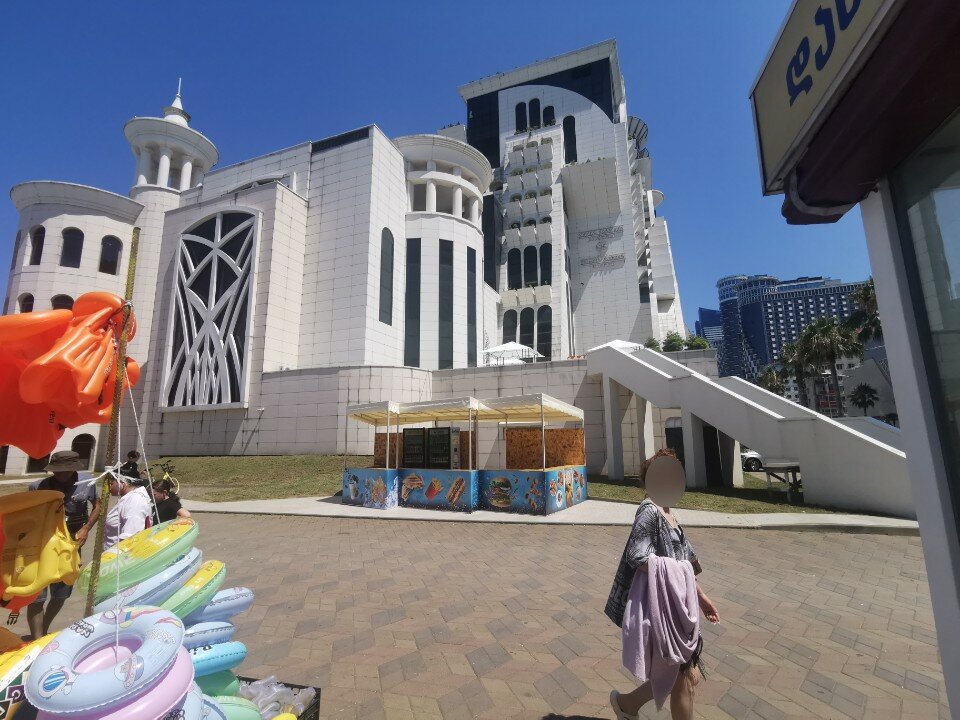 Фото The Grand Gloria Hotel