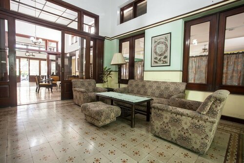 Гостиница RedDoorz near Balai Kota Malang в Маланге